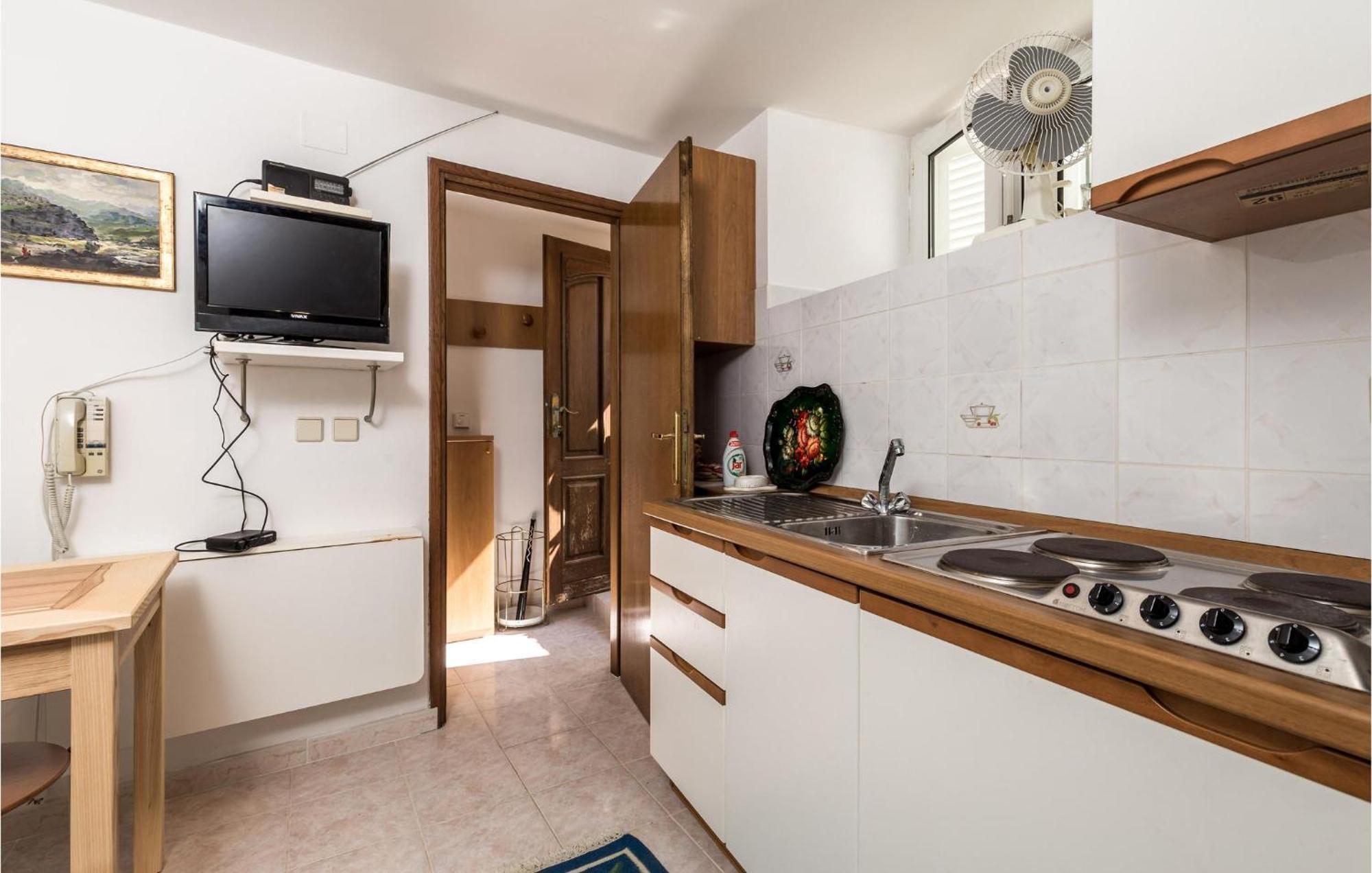 Lovely Apartment In Veli Losinj With Kitchen Dış mekan fotoğraf