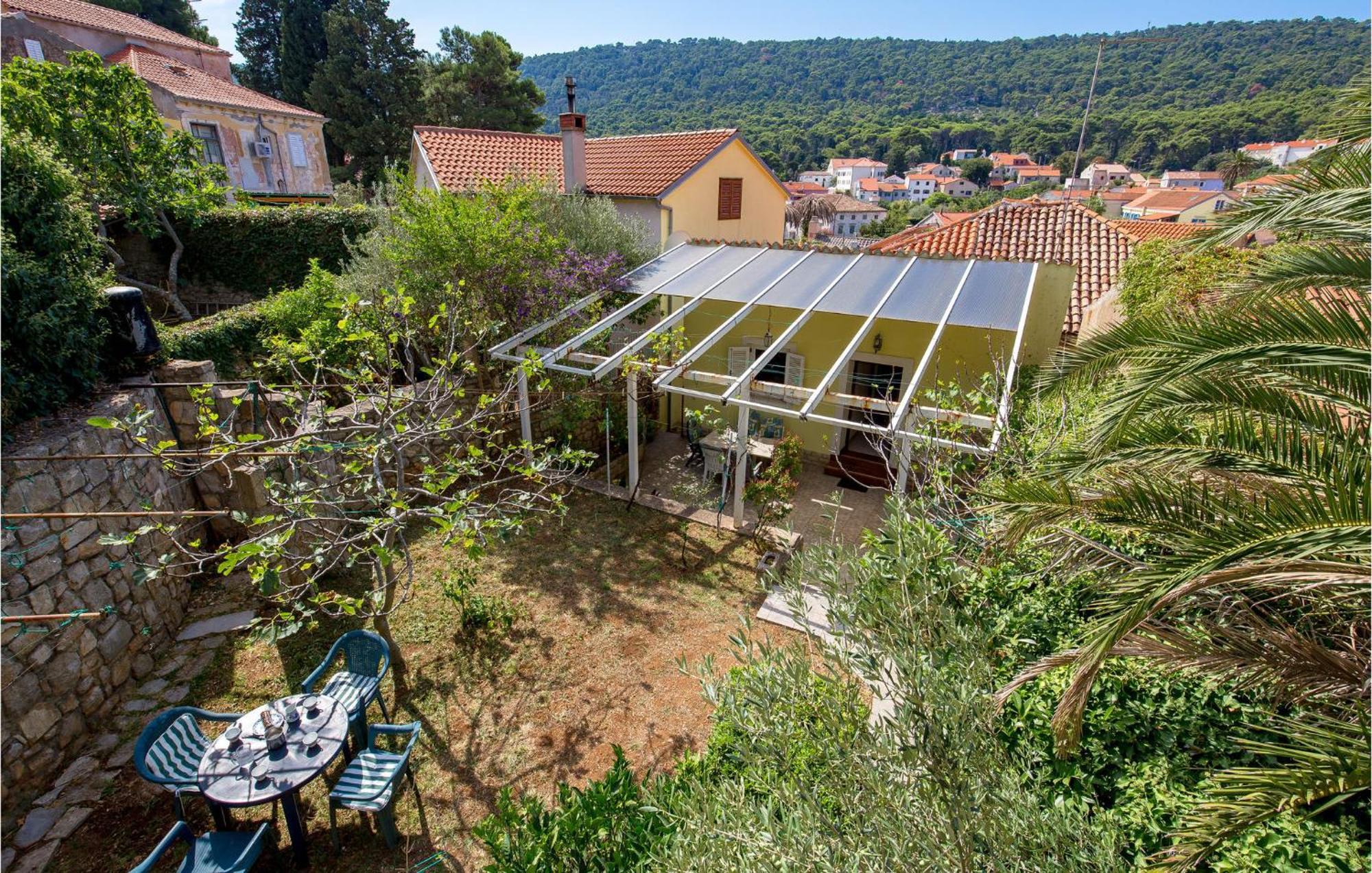 Lovely Apartment In Veli Losinj With Kitchen Dış mekan fotoğraf