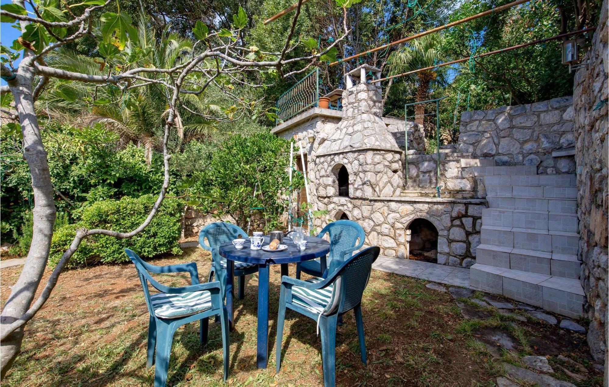 Lovely Apartment In Veli Losinj With Kitchen Dış mekan fotoğraf
