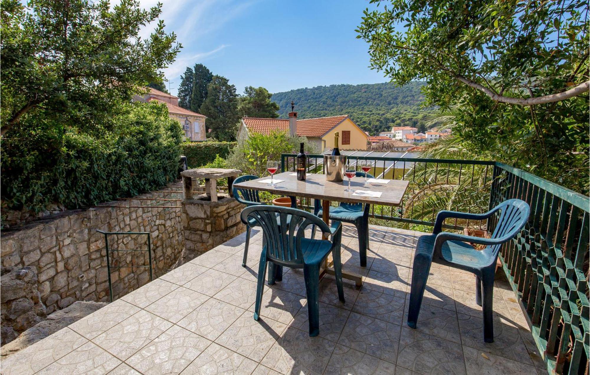 Lovely Apartment In Veli Losinj With Kitchen Dış mekan fotoğraf